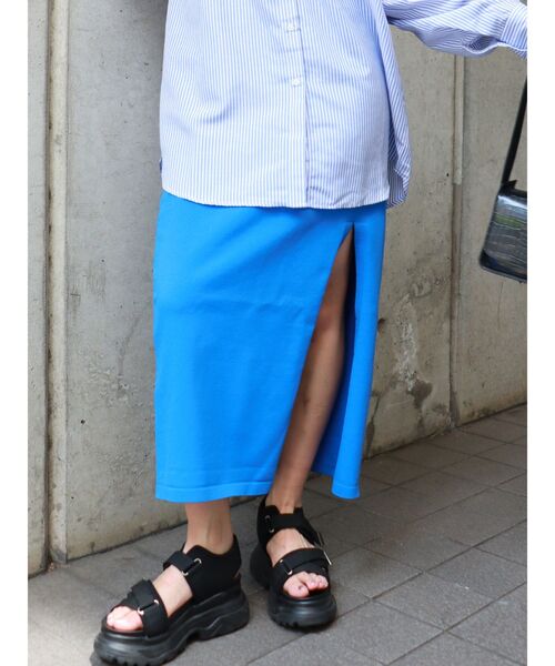 MURUA（ムルーア）の「タイトスリットニットスカート（スカート・レディース・ブラック/レッド/ブルー/グリーン・FREE）」の3枚目の写真