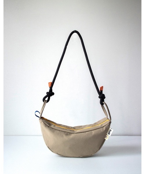 faff（ファフ）の「【faff 】チャビィバッグ / Chubby bag（ショルダーバッグ・レディース・ブラック/ライトホワイト/ダークベージュ・FREE）」の17枚目の写真