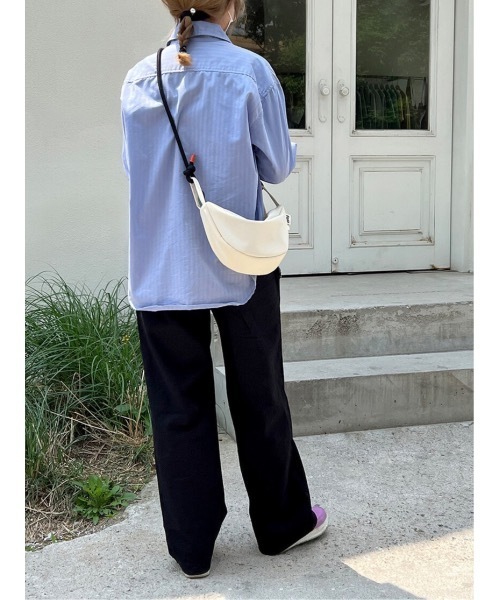 faff（ファフ）の「【faff 】チャビィバッグ / Chubby bag（ショルダーバッグ・レディース・ブラック/ライトホワイト/ダークベージュ・FREE）」の4枚目の写真