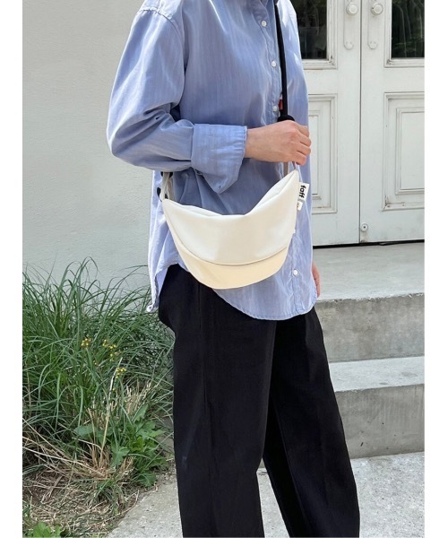 faff（ファフ）の「【faff 】チャビィバッグ / Chubby bag（ショルダーバッグ・レディース・ブラック/ライトホワイト/ダークベージュ・FREE）」の16枚目の写真