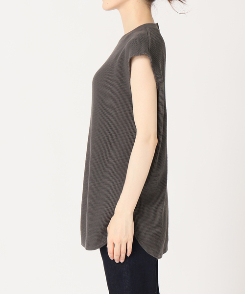 SLOBE IENA（スローブイエナ）の「ピースダイワッフルノースリーブ【洗濯機使用可能】（Tシャツ/カットソー・レディース・オレンジ/チャコールグレー/ブラウン・FREE）」の4枚目の写真