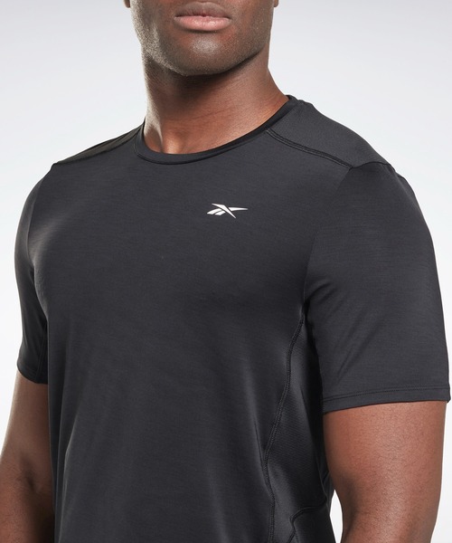 Reebok(リーボック)の「アクティブチル アスリート Tシャツ / Activchill Athlete T-Shirt(Tシャツ/カットソー・メンズ・ブラック/グレー/ターコイズブルー/ブルー・XX-LARGE/XXX-LARGE/X-SMALL/LARGE/X-LARGE/MEDIUM/SMALL/J/S/J/XO/J/L/J/M/J/O)」の7枚目の写真