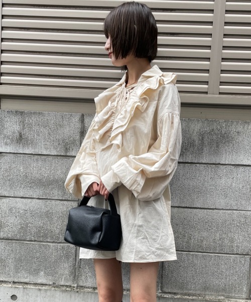 DuKKah(デュカ)の「Dukkah/フリルレースアップチュニックワンピース(ワンピース・レディース・ブラック/ナチュラル・X-SMALL)」の2枚目の写真