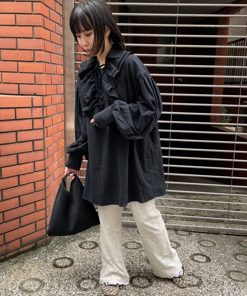 DuKKah(デュカ)の「Dukkah/フリルレースアップチュニックワンピース(ワンピース・レディース・ブラック/ナチュラル・X-SMALL)」の3枚目の写真