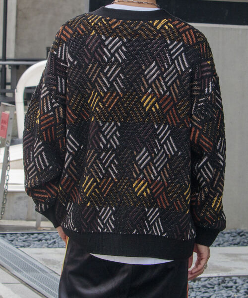 GLOSTER(グロスター)の「【GLOSTER/グロスター】幾何学柄 Vネック ジオメトリック柄 カーディガン(カーディガン/ボレロ・メンズ・ホワイト系その他/ブラック系その他・S/M/L)」の16枚目の写真