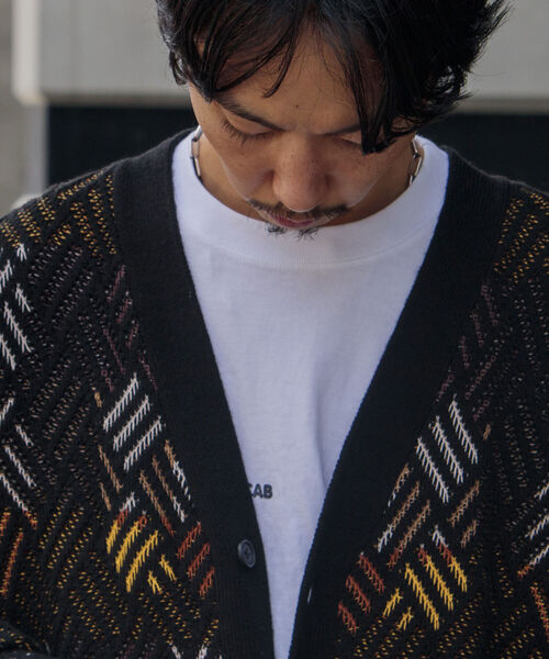 GLOSTER(グロスター)の「【GLOSTER/グロスター】幾何学柄 Vネック ジオメトリック柄 カーディガン(カーディガン/ボレロ・メンズ・ホワイト系その他/ブラック系その他・S/M/L)」の18枚目の写真