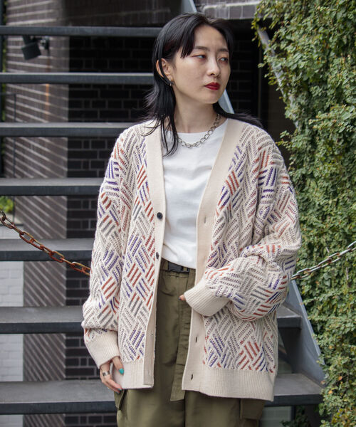 GLOSTER(グロスター)の「【GLOSTER/グロスター】幾何学柄 Vネック ジオメトリック柄 カーディガン(カーディガン/ボレロ・メンズ・ホワイト系その他/ブラック系その他・S/M/L)」の22枚目の写真