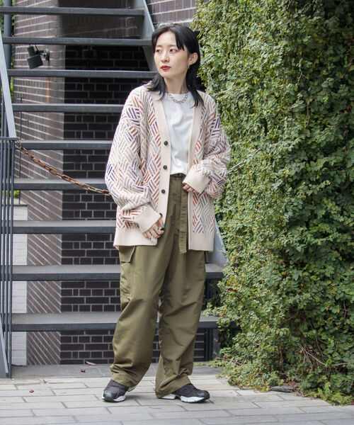 GLOSTER(グロスター)の「【GLOSTER/グロスター】幾何学柄 Vネック ジオメトリック柄 カーディガン(カーディガン/ボレロ・メンズ・ホワイト系その他/ブラック系その他・S/M/L)」の5枚目の写真