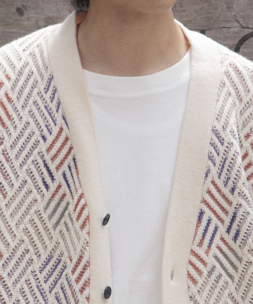GLOSTER(グロスター)の「【GLOSTER/グロスター】幾何学柄 Vネック ジオメトリック柄 カーディガン(カーディガン/ボレロ・メンズ・ホワイト系その他/ブラック系その他・S/M/L)」の10枚目の写真