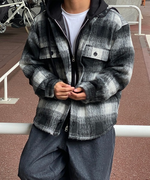 kutir（クティール）の「オンブレチェックシャギーブルゾン（ブルゾン・メンズ・ブラック/ブラウン・MEDIUM/LARGE）」の2枚目の写真