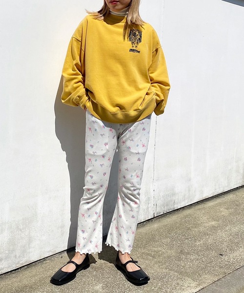 HOLIDAY(ホリデイ)の「MINI SWEAT CREW-NECK (HOBBY) ミニスウェットクルーネック (ホビー)(スウェット・レディース・イエロー/チャコールグレー・ONE SIZE)」の4枚目の写真