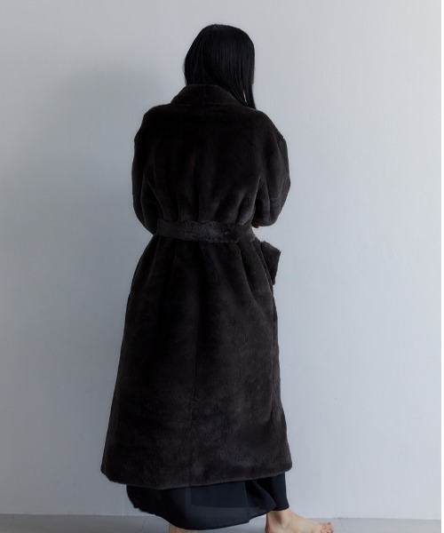 CASA FLINE（カーサフライン）の「エコファーロングコート（その他アウター・レディース・ベージュ/バーガンディー/チャコールグレー・FREE）」の8枚目の写真