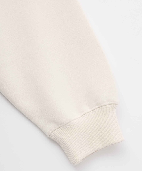 MILKFED.(ミルクフェド)の「OUTLINE BAR BIG SWEAT TOP(スウェット・レディース・オフホワイト/ライトブルー/ブラック/パープル・ONE SIZE)」の9枚目の写真