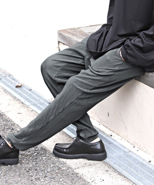 LUXSTYLE（ラグスタイル）の「プリーツイージーパンツ（その他パンツ・メンズ・ベージュ/チャコール/ブラック・M/L）」の7枚目の写真