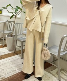 Asymmetric button knit SETUP