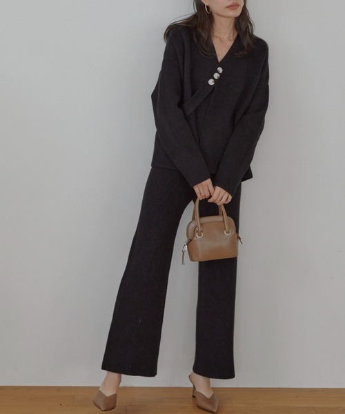 ACYM（アシーム）の「Asymmetric button knit SETUP（サロペット/オーバーオール・レディース・ブラック/ホワイト・FREE）」の13枚目の写真