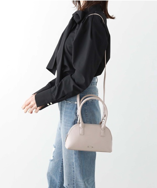 archives（アルシーヴ）の「ラウンドミニボストン（ボストンバッグ・レディース・アイボリー/ブラック/グレイッシュベージュ・FREE）」の10枚目の写真