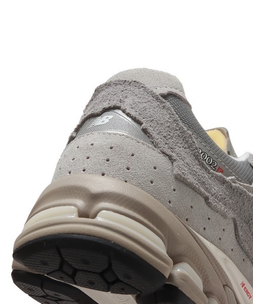 NEW BALANCE(ニューバランス)の「New Balance M2002RDM / ニューバランス(スニーカー・メンズ・グレー・24.0cm/28.0cm/29.0cm/25.0cm/23.5cm/27.5cm/25.5cm/26.5cm/23.0cm/27.0cm/26.0cm/24.5cm/28.5cm)」の10枚目の写真