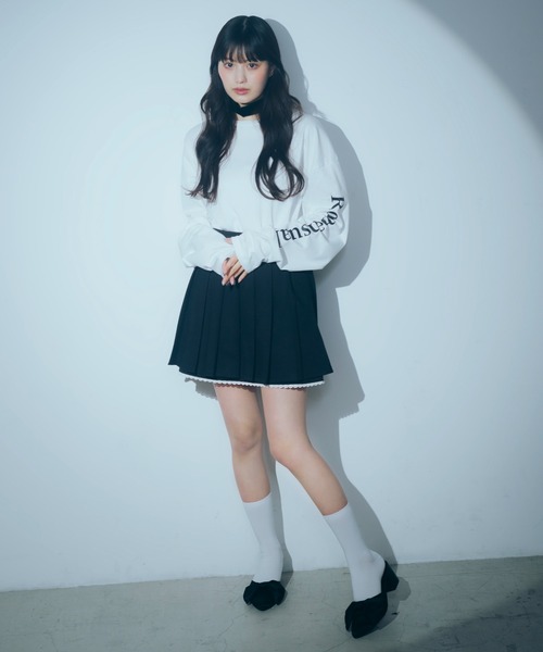 Romansual（ロマンシュアル）の「Romasual/スリーブロゴTシャツ（Tシャツ/カットソー・レディース・ブラック/ホワイト・FREE）」の2枚目の写真