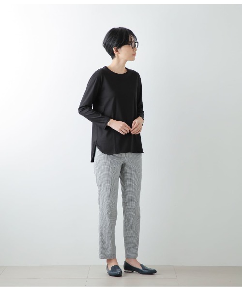 NEWYORKER(ニューヨーカー)の「ライトスムース ラウンドヘムカットソー(Tシャツ/カットソー・レディース・ブラック/ホワイト/ライトグレー・M/L)」の5枚目の写真