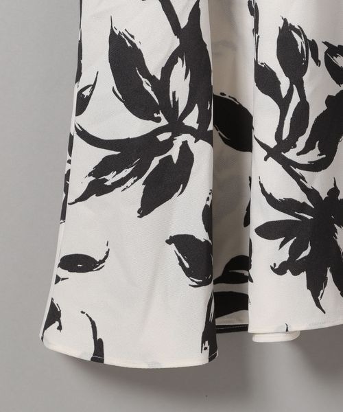 JEANASIS（ジーナシス）の「ボタニカルフラワーロングワンピース/190457（ワンピース・レディース・ホワイト系その他/ブラック系その他/グリーン系その他・FREE）」の4枚目の写真