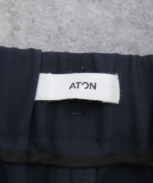 ATON（エイトン）の「【ATON / エイトン】 WOOL OXFORD TAPERED EASY PANTS（スラックス・メンズ・ブラック/ネイビー・4/6）」の14枚目の写真
