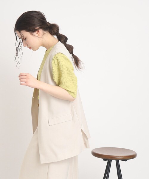 Cutie Blonde（キューティーブロンド）の「◆【セットアップ可】Tシャツに合わせるだけでこなれ感UP 麻調Vネックジレ（ベスト・レディース・ブラック/ナチュラル・00）」の13枚目の写真