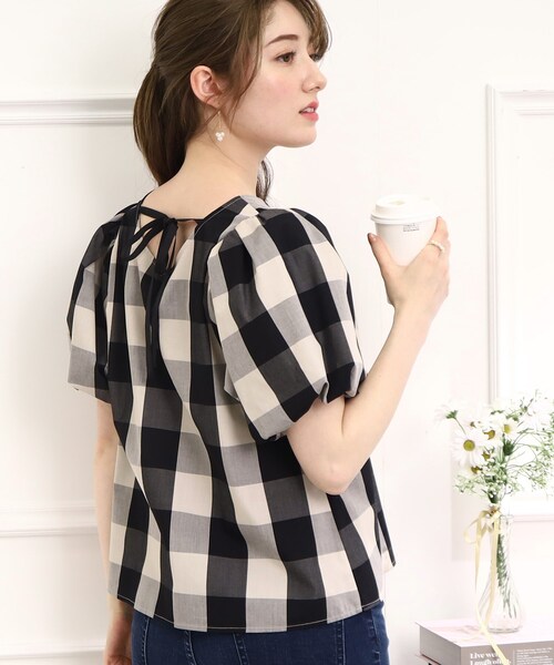 couture brooch（クチュールブローチ）の「◆【セットアップ可能/ぽわん袖でふんわり華奢魅せ】ブロックチェックブラウス（シャツ/ブラウス・レディース・ブラック系1/ネイビー系1・40/38/42）」の13枚目の写真
