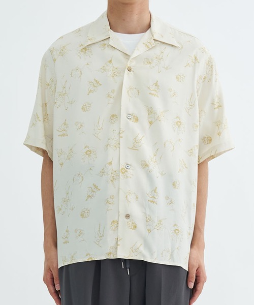 URU(ウル)の「RAYON PRINT SHORT SLEEVE SHIRTS(シャツ/ブラウス・メンズ・ネイビー/ベージュ・1/2)」の4枚目の写真