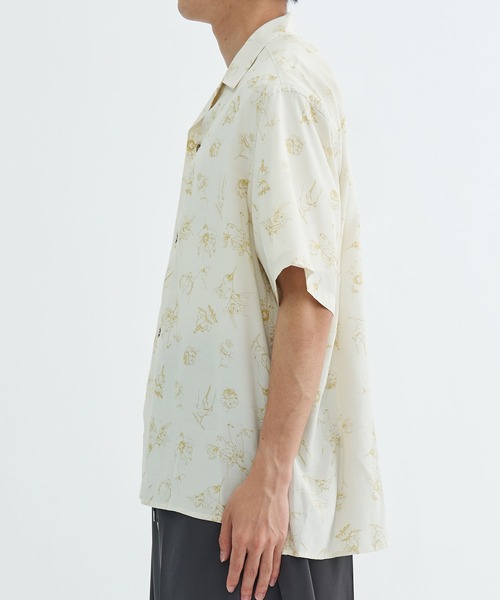 URU(ウル)の「RAYON PRINT SHORT SLEEVE SHIRTS(シャツ/ブラウス・メンズ・ネイビー/ベージュ・1/2)」の5枚目の写真