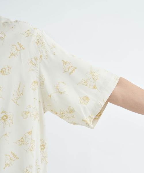 URU(ウル)の「RAYON PRINT SHORT SLEEVE SHIRTS(シャツ/ブラウス・メンズ・ネイビー/ベージュ・1/2)」の8枚目の写真