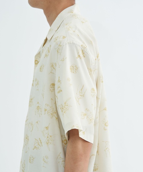 URU(ウル)の「RAYON PRINT SHORT SLEEVE SHIRTS(シャツ/ブラウス・メンズ・ネイビー/ベージュ・1/2)」の9枚目の写真