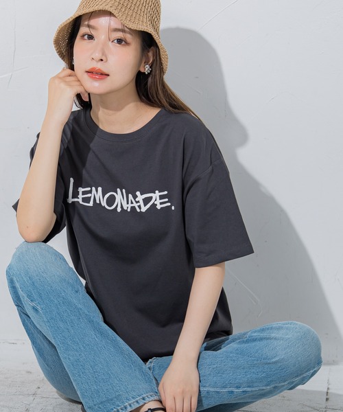 VICKY（ビッキー）の「【夏のストリートファッション】レモネードプリントTシャツ《洗濯機で洗える》（Tシャツ/カットソー・レディース・イエロー/ホワイト/チャコールグレー・M）」の2枚目の写真