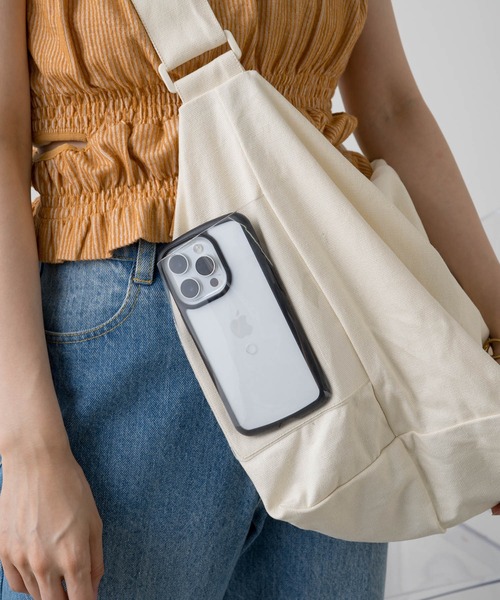 Kastane（カスタネ）の「【A4対応/PC対応】キャンバスショルダーBAG（ショルダーバッグ・レディース・ブラック/アイボリー・FREE）」の9枚目の写真