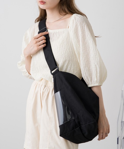 Kastane（カスタネ）の「【A4対応/PC対応】キャンバスショルダーBAG（ショルダーバッグ・レディース・ブラック/アイボリー・FREE）」の15枚目の写真