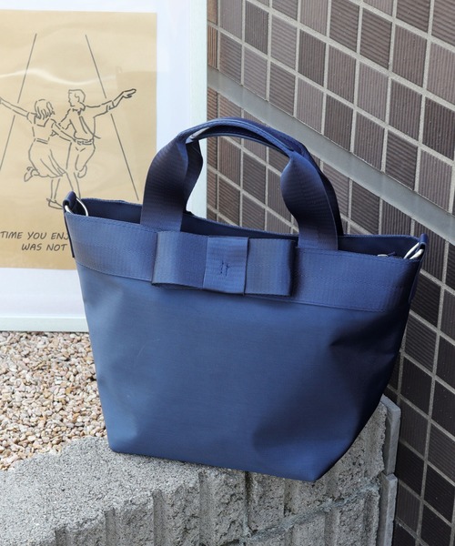 florist（フローリスト）の「【2WAY/3WAY】配色リボンが大人かわいいデイリーハンドバッグ/ショルダーバッグ（トートバッグ・レディース・ブラック/オレンジ/ベージュ/ライトグレー/ネイビー/マスタード/モカ/グレイッシュベージュ・FREE）」の6枚目の写真