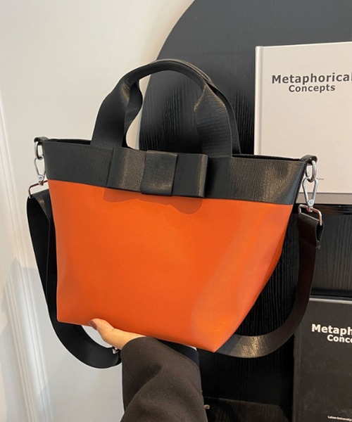 florist（フローリスト）の「【2WAY/3WAY】配色リボンが大人かわいいデイリーハンドバッグ/ショルダーバッグ（トートバッグ・レディース・ブラック/オレンジ/ベージュ/ライトグレー/ネイビー/マスタード/モカ/グレイッシュベージュ・FREE）」の8枚目の写真