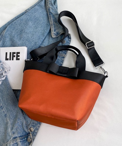 florist（フローリスト）の「【2WAY/3WAY】配色リボンが大人かわいいデイリーハンドバッグ/ショルダーバッグ（トートバッグ・レディース・ブラック/オレンジ/ベージュ/ライトグレー/ネイビー/マスタード/モカ/グレイッシュベージュ・FREE）」の17枚目の写真