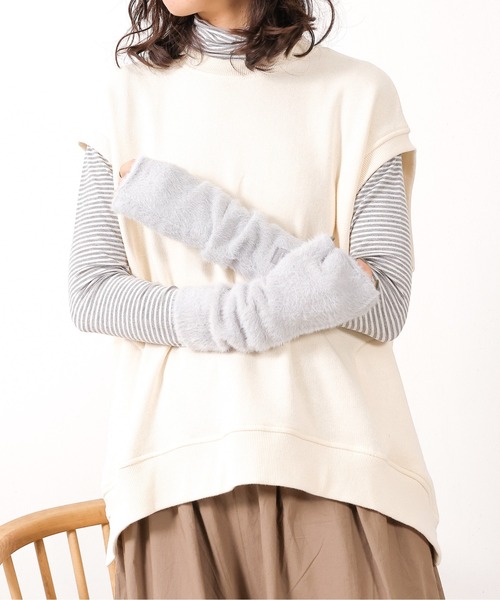 emesuelee(エメスーリー)の「ふわふわモフモフモヘア風保湿加工アームウォーマー(アームカバー・レディース・ライトグレー/モカ/ピンク/グレー・フリー)」の17枚目の写真