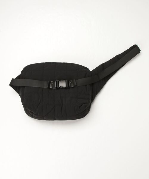 ADAM PATEK（アダムパテック）の「『ADAMPATEK』square quilt BIG body bag/スクエアキルティングビッグボディバッグ（ボディバッグ/ウエストポーチ・レディース・ホワイト/ブラック/ブルー/カーキ・フリー）」の5枚目の写真