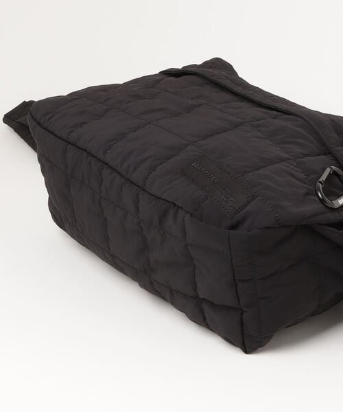 ADAM PATEK（アダムパテック）の「『ADAMPATEK』square quilt BIG body bag/スクエアキルティングビッグボディバッグ（ボディバッグ/ウエストポーチ・レディース・ホワイト/ブラック/ブルー/カーキ・フリー）」の6枚目の写真