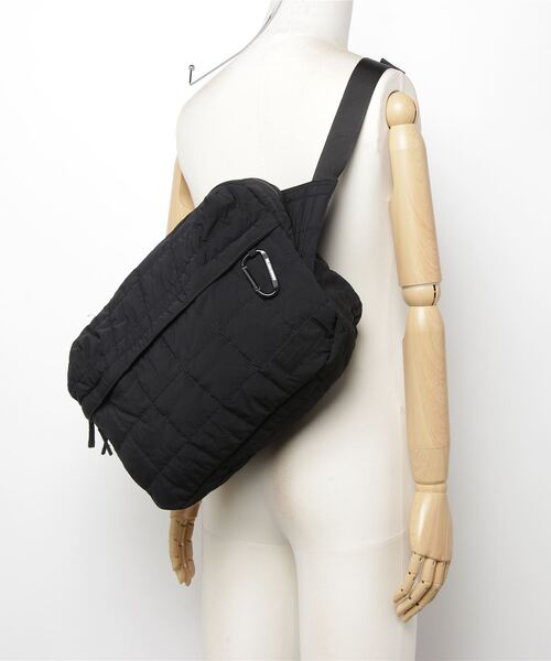 ADAM PATEK（アダムパテック）の「『ADAMPATEK』square quilt BIG body bag/スクエアキルティングビッグボディバッグ（ボディバッグ/ウエストポーチ・レディース・ホワイト/ブラック/ブルー/カーキ・フリー）」の8枚目の写真