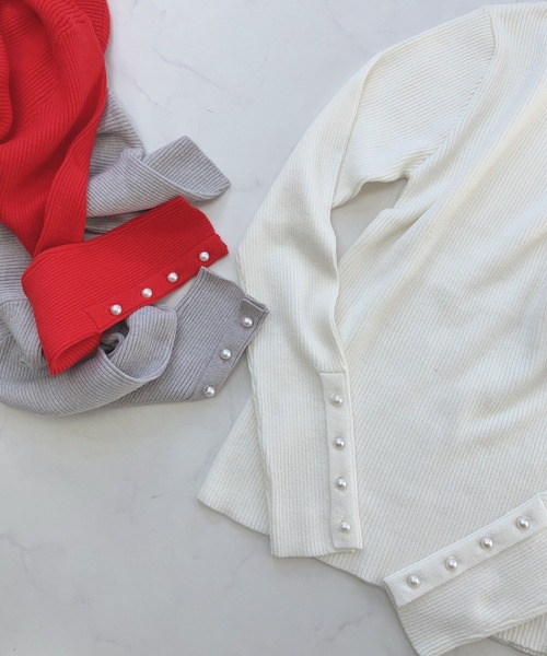 AS KNOW AS plus(アズノゥアズプラス)の「☆袖ボタンタートルリブニットプルオーバー(ニット/セーター・レディース・ブラック/グレー/オフホワイト/レッド/グリーン・FREE)」の15枚目の写真