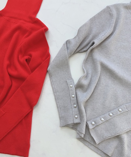 AS KNOW AS plus(アズノゥアズプラス)の「☆袖ボタンタートルリブニットプルオーバー(ニット/セーター・レディース・ブラック/グレー/オフホワイト/レッド/グリーン・FREE)」の16枚目の写真