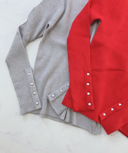 AS KNOW AS plus(アズノゥアズプラス)の「☆袖ボタンタートルリブニットプルオーバー(ニット/セーター・レディース・ブラック/グレー/オフホワイト/レッド/グリーン・FREE)」の17枚目の写真