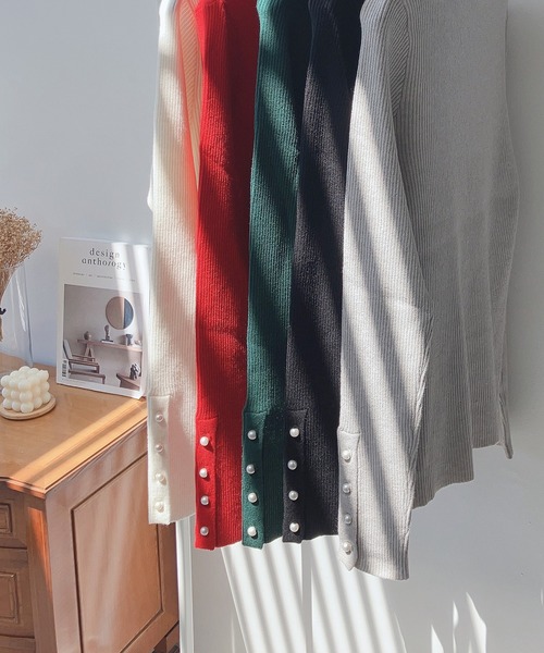 AS KNOW AS plus(アズノゥアズプラス)の「☆袖ボタンタートルリブニットプルオーバー(ニット/セーター・レディース・ブラック/グレー/オフホワイト/レッド/グリーン・FREE)」の18枚目の写真