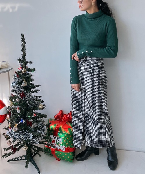 AS KNOW AS plus(アズノゥアズプラス)の「☆袖ボタンタートルリブニットプルオーバー(ニット/セーター・レディース・ブラック/グレー/オフホワイト/レッド/グリーン・FREE)」の21枚目の写真