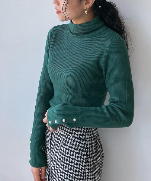 AS KNOW AS plus(アズノゥアズプラス)の「☆袖ボタンタートルリブニットプルオーバー(ニット/セーター・レディース・ブラック/グレー/オフホワイト/レッド/グリーン・FREE)」の22枚目の写真