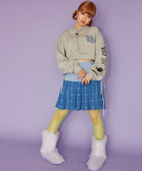 Candy Stripper（キャンディストリッパー）の「CND SHORT フーディー（パーカー・レディース・オフホワイト/ブラック/ヘザーグレー・2）」の7枚目の写真