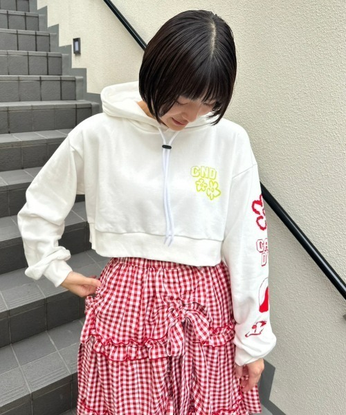 Candy Stripper（キャンディストリッパー）の「CND SHORT フーディー（パーカー・レディース・オフホワイト/ブラック/ヘザーグレー・2）」の16枚目の写真